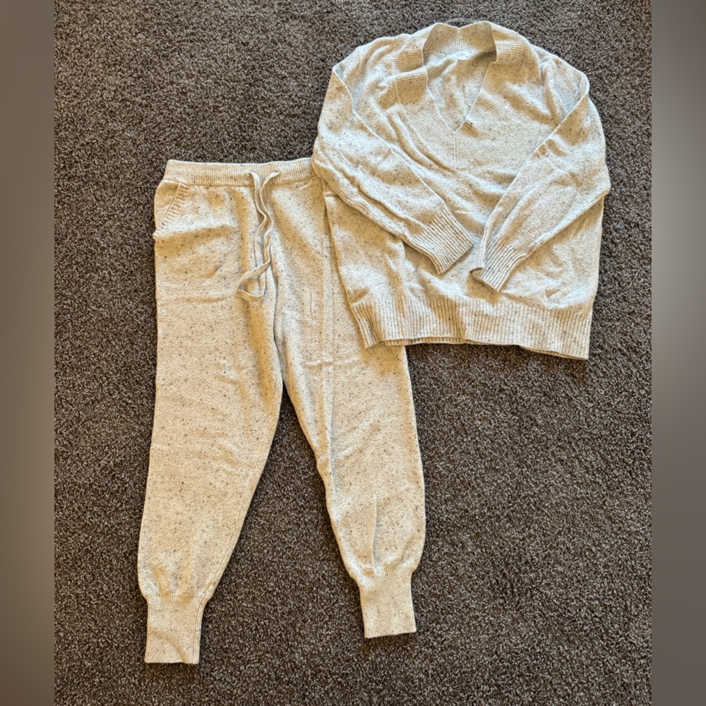 Stars above Heather oatmeal sweater jogger set